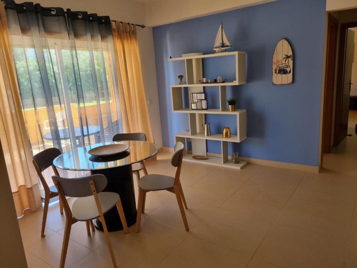Conceição Marinho - 2 Bedroom 2 Bathroom Ground Floor Apartment With Communal Pool And Gardens المظهر الخارجي الصورة