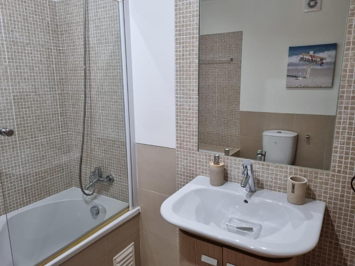 Conceição Marinho - 2 Bedroom 2 Bathroom Ground Floor Apartment With Communal Pool And Gardens المظهر الخارجي الصورة