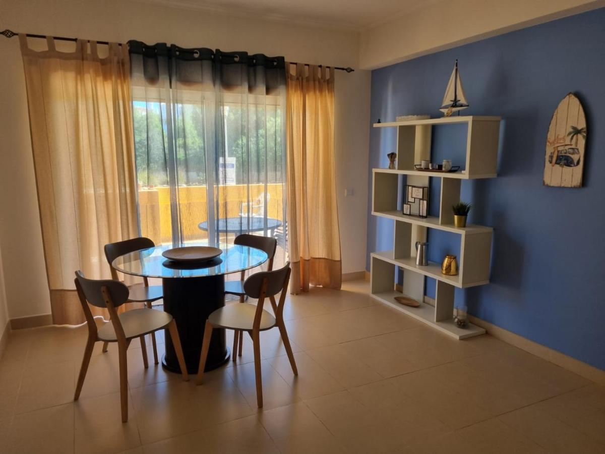 Conceição Marinho - 2 Bedroom 2 Bathroom Ground Floor Apartment With Communal Pool And Gardens المظهر الخارجي الصورة
